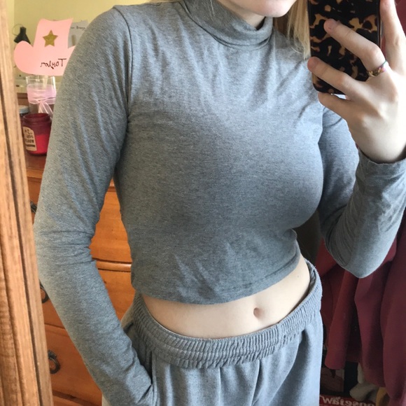 grey cropped turtleneck - Picture 1 of 1